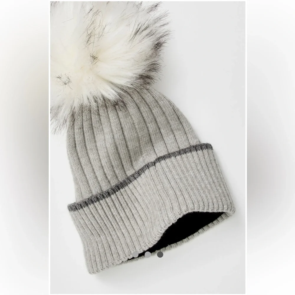 Free People ⛸️ Orbit Pom Beanie New with Tags 💎